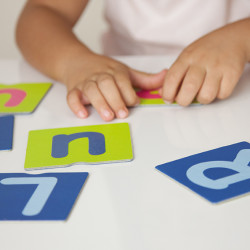8426804206134 - FICHES TACTILES SUR LES LETTRES ET LES SIGNES DE PONCTUATION